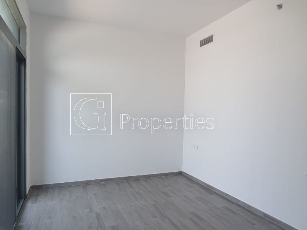 Unfurnishes Unit | Vacant | Spacious Layout - 4