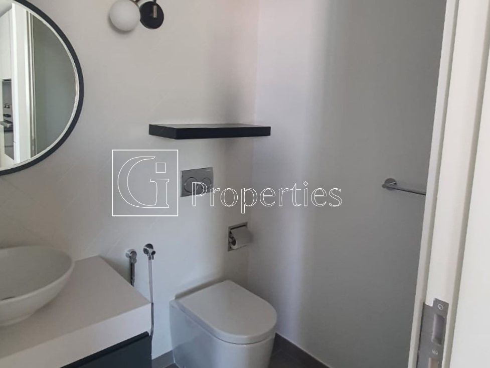 Unfurnishes Unit | Vacant | Spacious Layout - 6