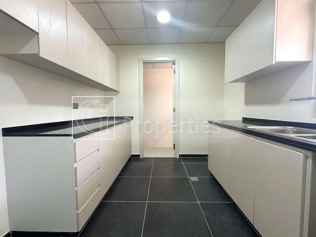 Single Row | Large Garden | Tenanted till June - 5