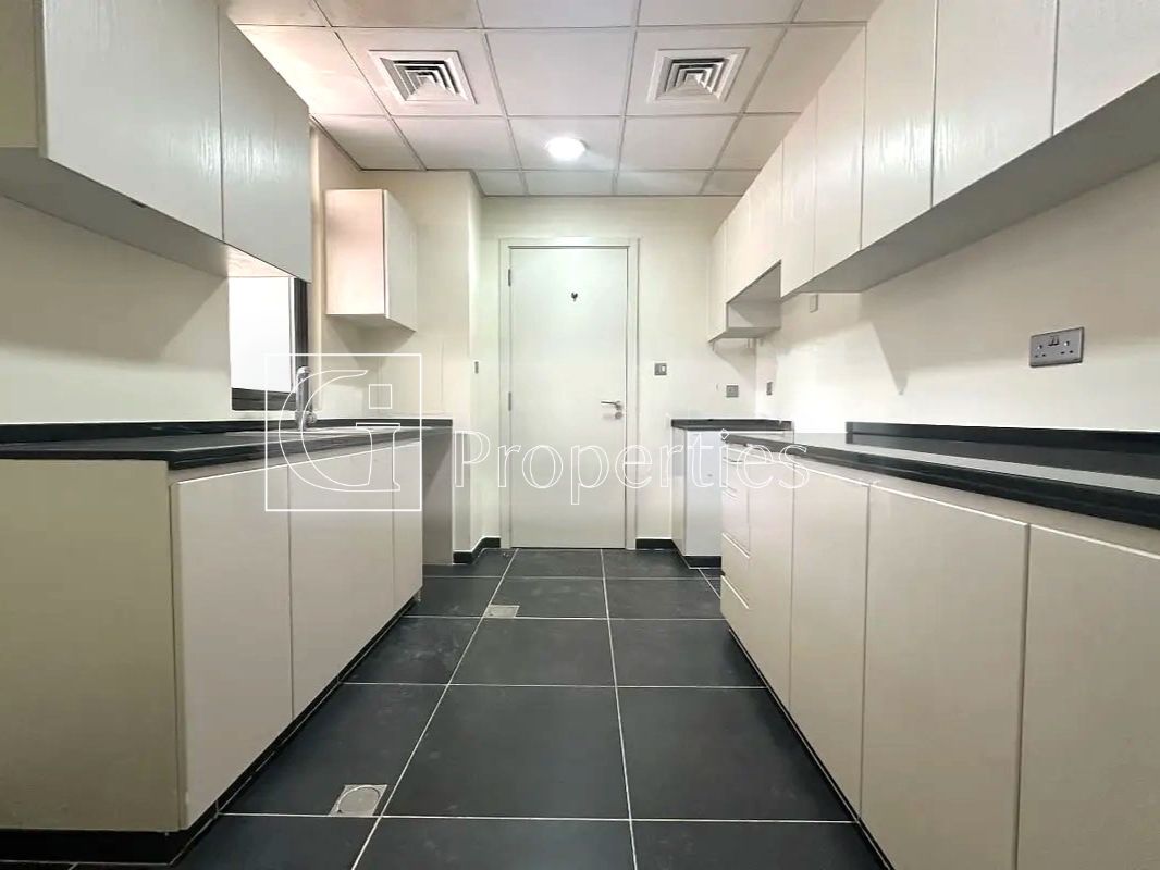 Single Row | Large Garden | Tenanted till June - 6