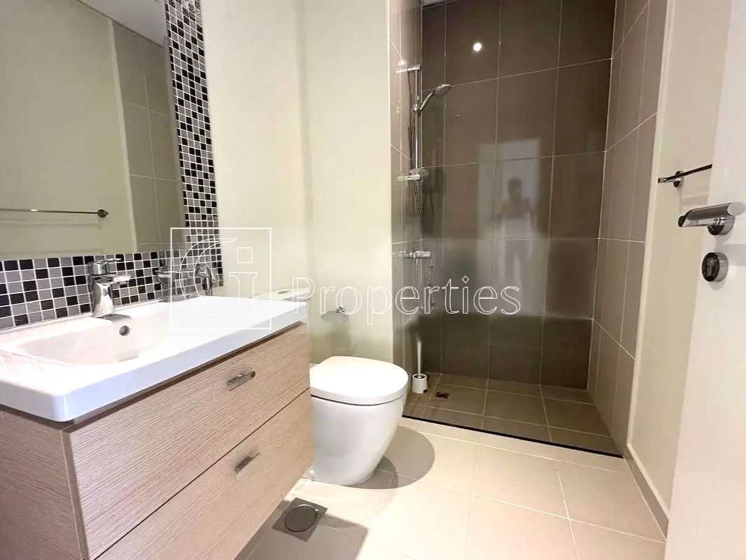 Single Row | Large Garden | Tenanted till June - 11