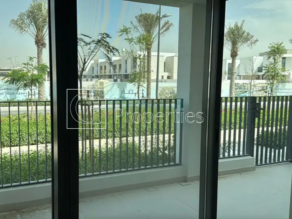 Single Row | Phase 2 | Vacant - 6