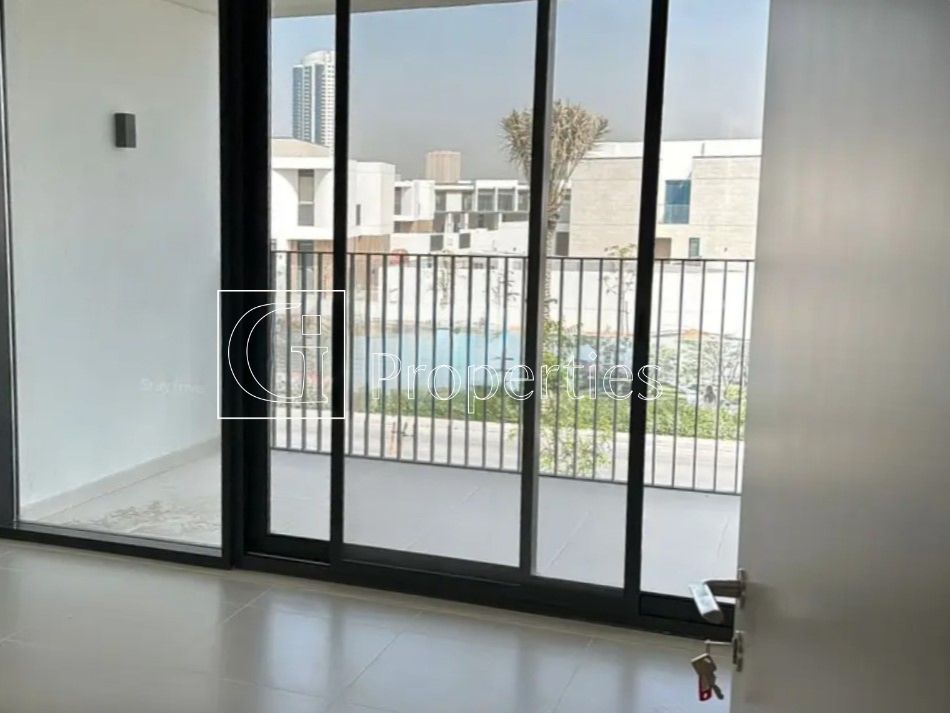 Single Row | Phase 2 | Vacant - 8