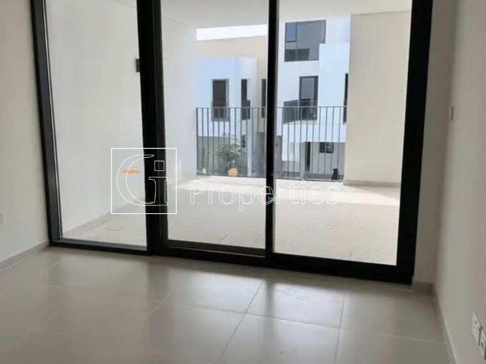 Single Row | Phase 2 | Vacant - 9