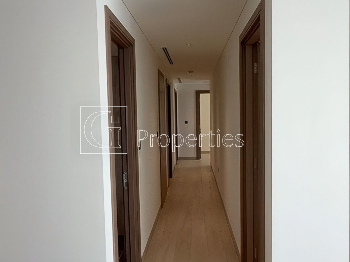 Exclusive 4BR | Large Layout | High-End Living - 12