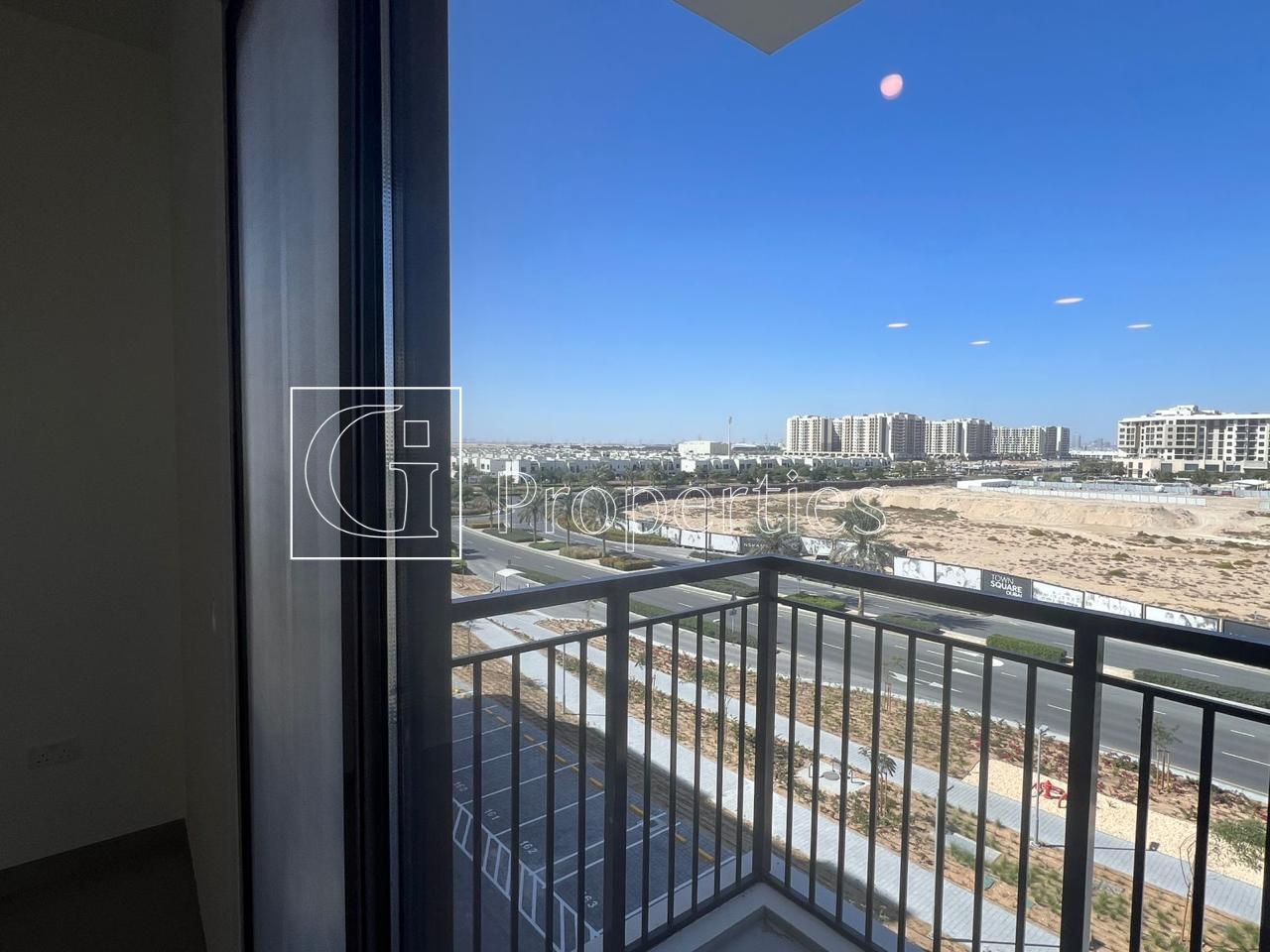 Community View | Corner Layout | Ready - 4