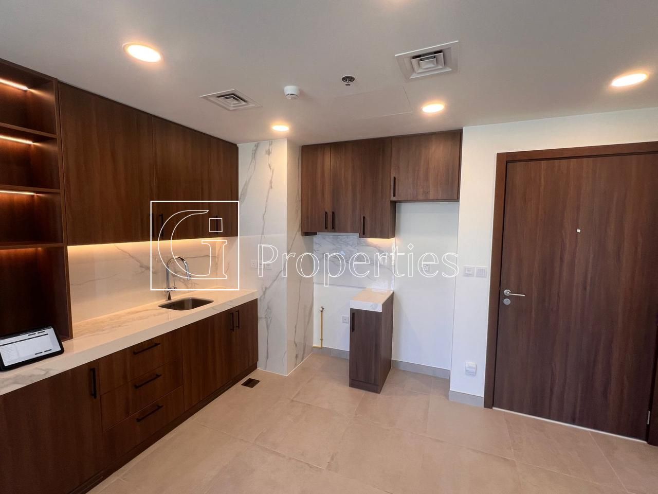 Community View | Corner Layout | Ready - 5