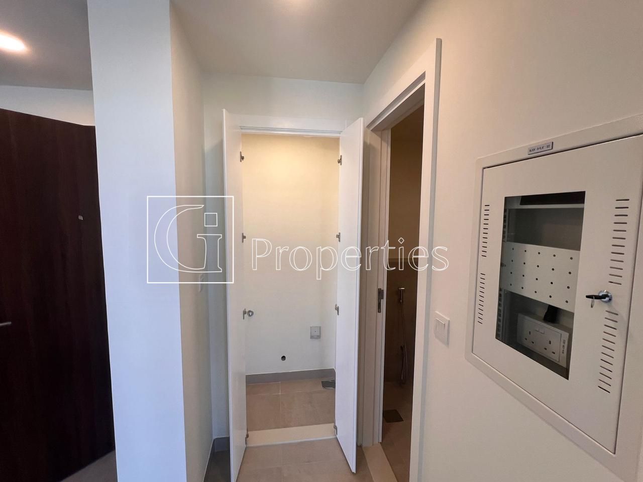 Community View | Corner Layout | Ready - 12