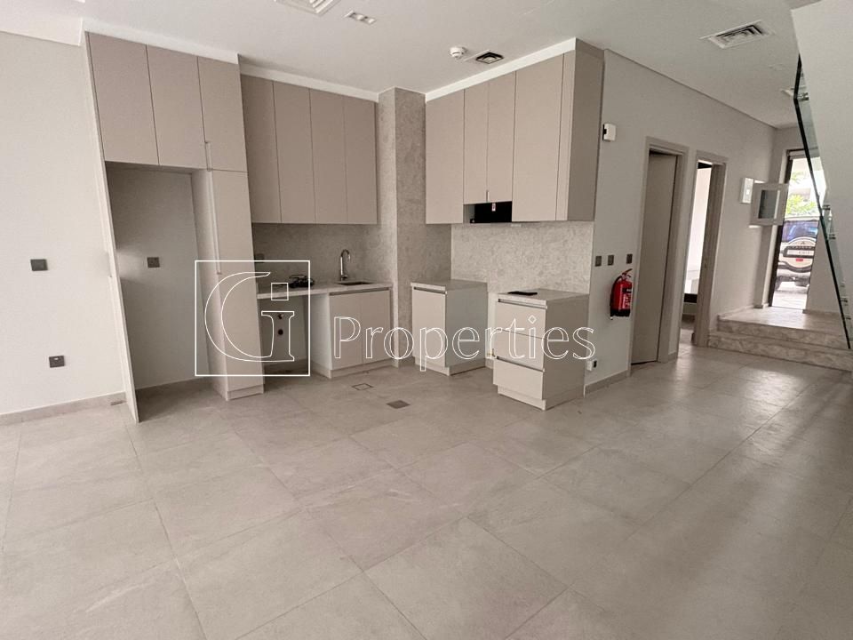 Unfurnished | Good Location | Vacant - 6