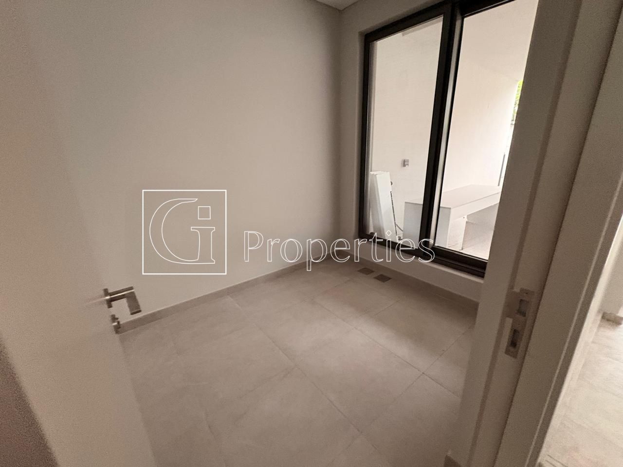 Unfurnished | Good Location | Vacant - 10