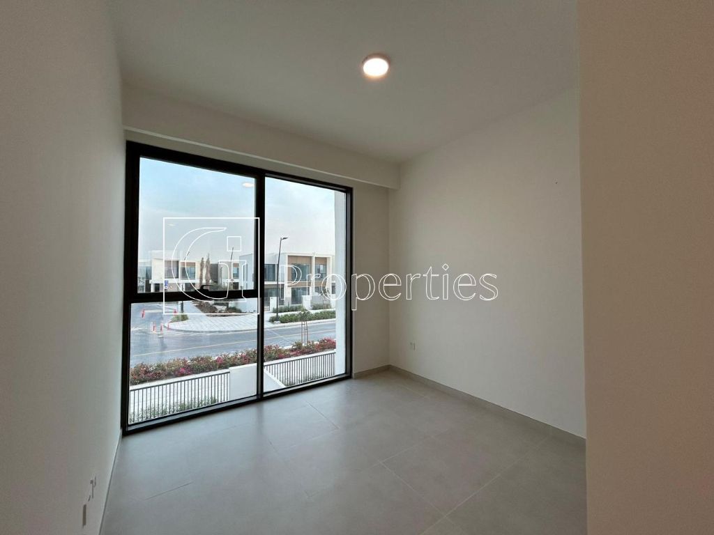 Unfurnished | Good Location| Big Layout - 7