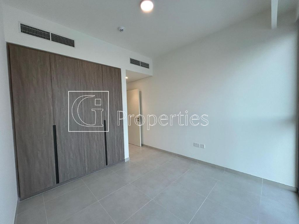 Unfurnished | Good Location| Big Layout - 11