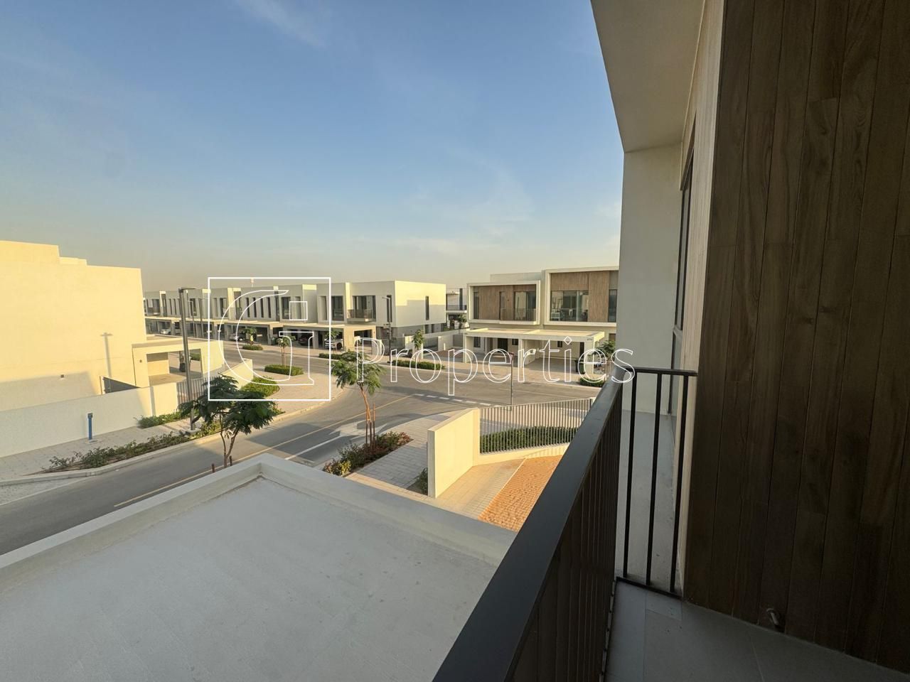 Single Row 4BR | Family Home | Ready To Move - 6