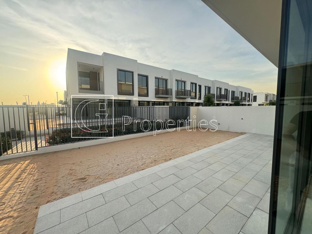 Single Row 4BR | Family Home | Ready To Move - 8