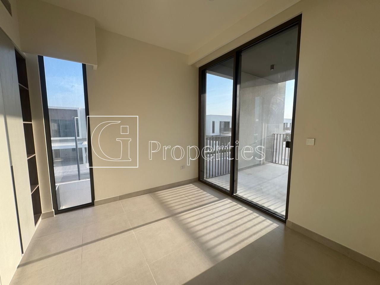 Single Row 4BR | Family Home | Ready To Move - 14