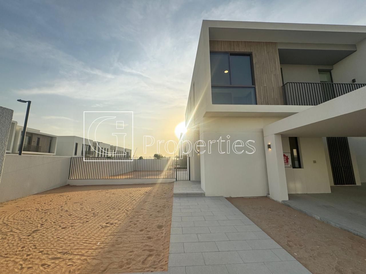 Single Row 4BR | Family Home | Ready To Move - 17