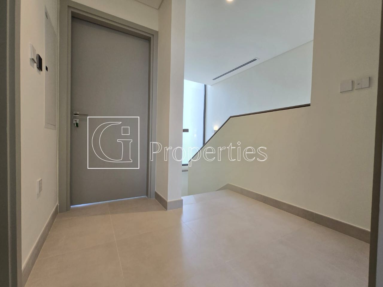 Ready to Move | Single Row | Corner Kitchen - 5