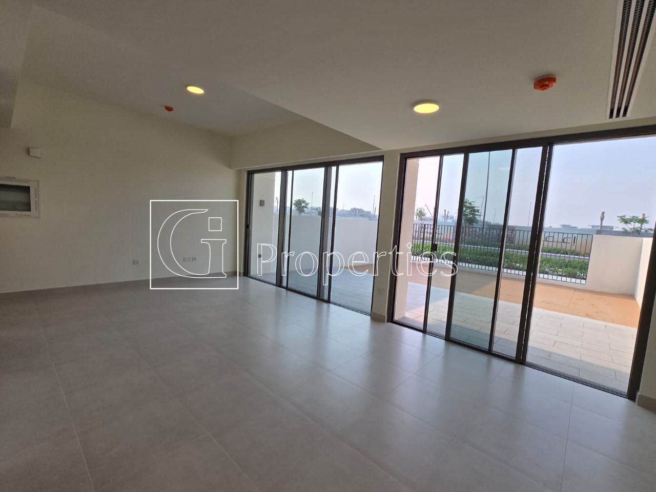 Ready to Move | Single Row | Corner Kitchen - 6