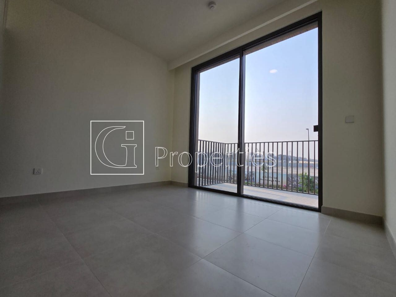 Ready to Move | Single Row | Corner Kitchen - 10