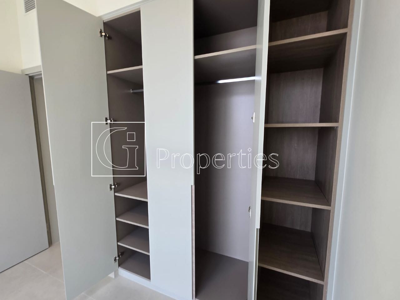 Ready to Move | Single Row | Corner Kitchen - 11