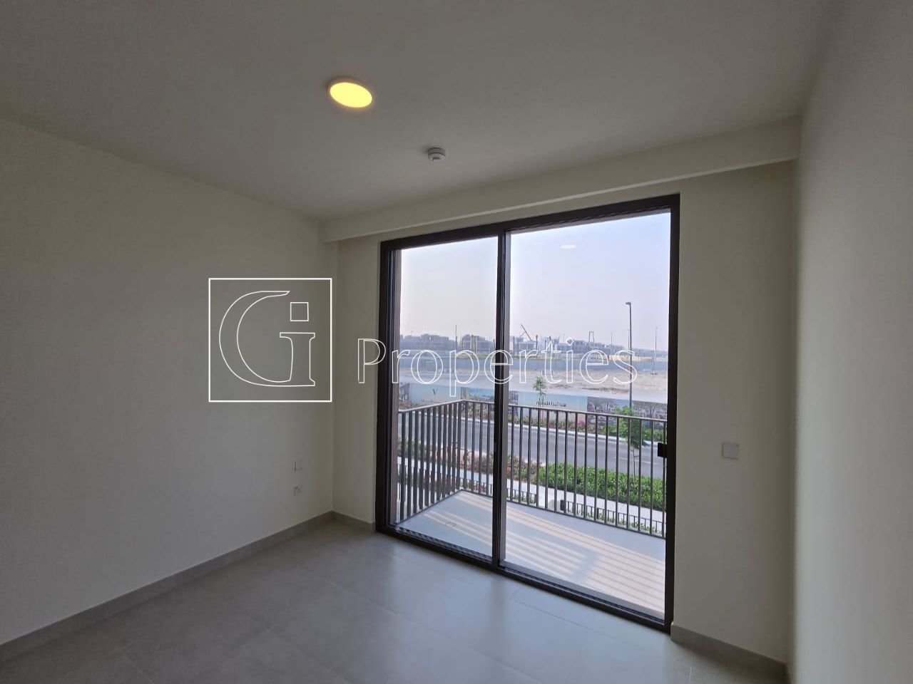 Ready to Move | Single Row | Corner Kitchen - 13