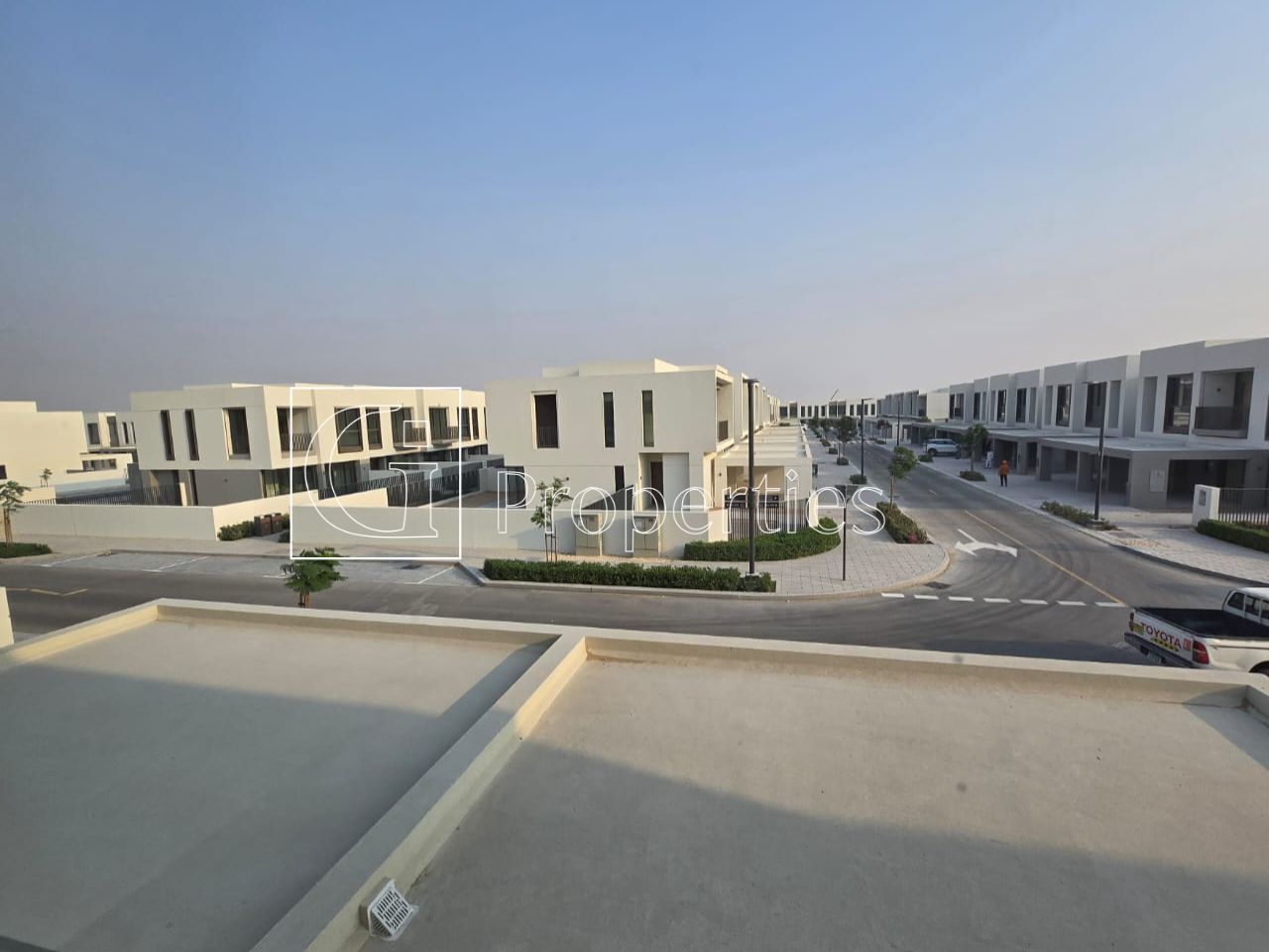 Ready to Move | Single Row | Corner Kitchen - 19