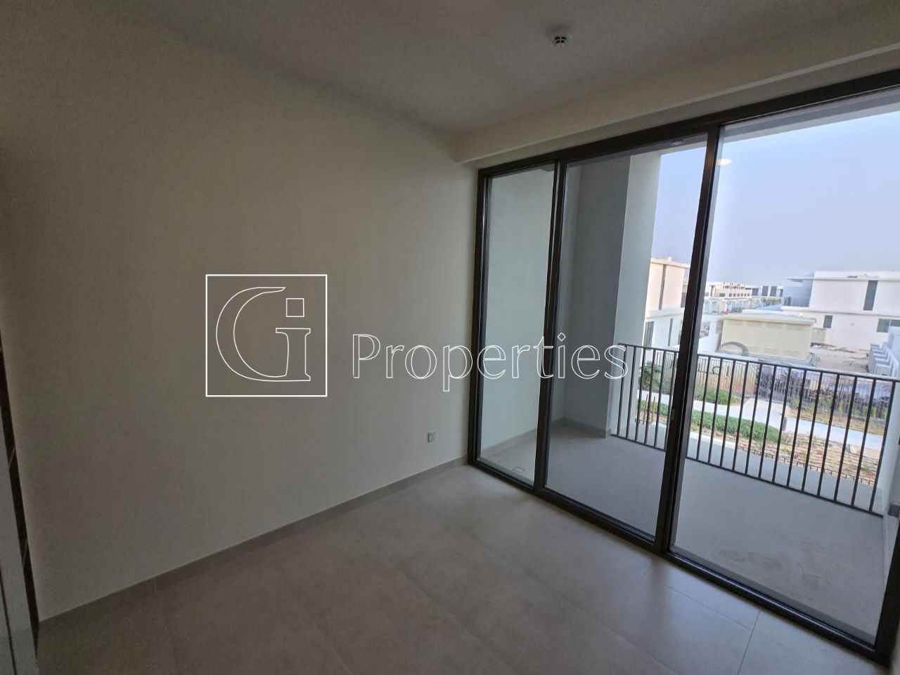 Single Row | Corner Unit | Close To Pool - 6