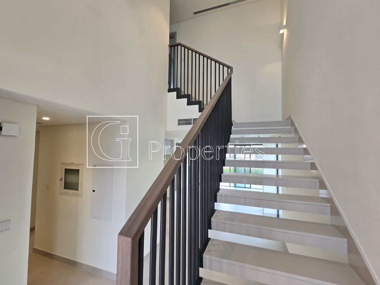 Single Row | Corner Unit | Close To Pool - 7