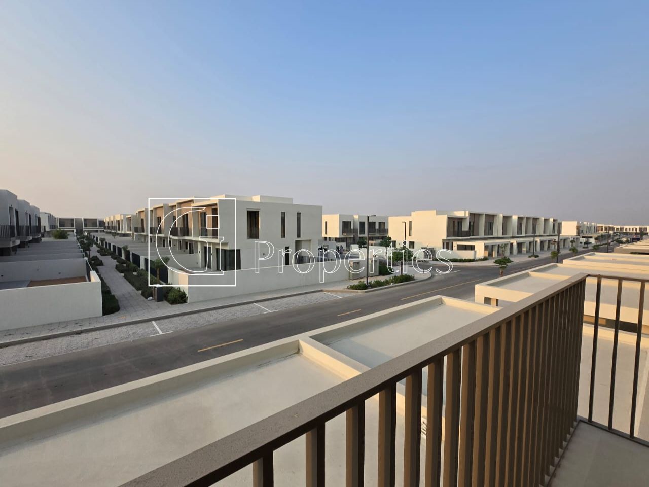 Single Row | Corner Unit | Close To Pool - 15