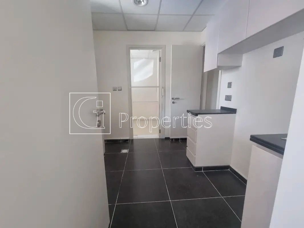 Spacious | Modern Living | Family-Friendly - 9