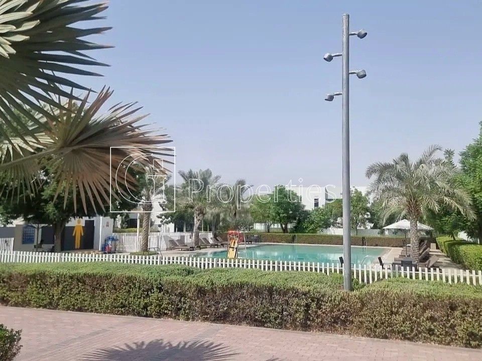 Spacious | Modern Living | Family-Friendly - 11