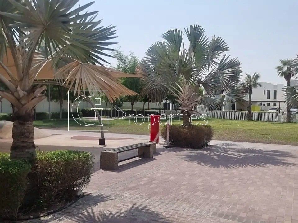 Spacious | Modern Living | Family-Friendly - 12