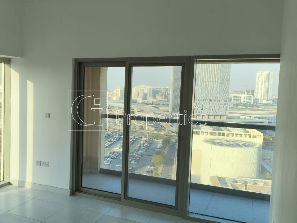 Exclusive | Good Location | On Mid Floor - 3