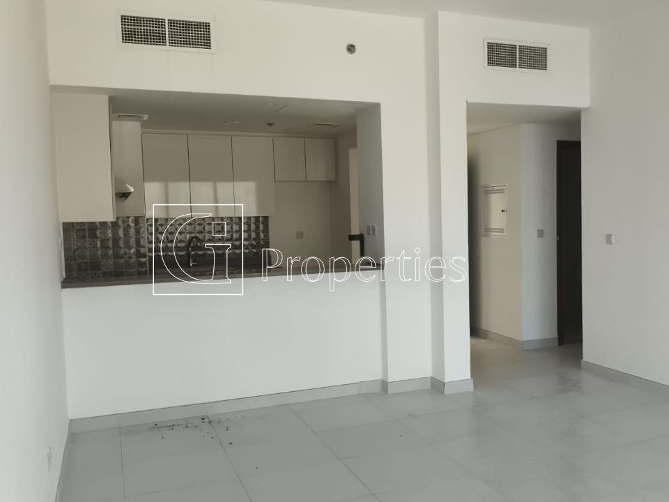 Exclusive | Good Location | On Mid Floor - 7