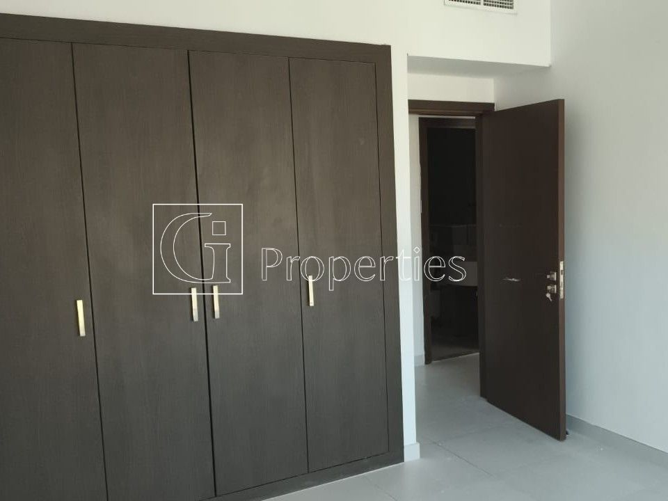 Exclusive | Good Location | On Mid Floor - 10