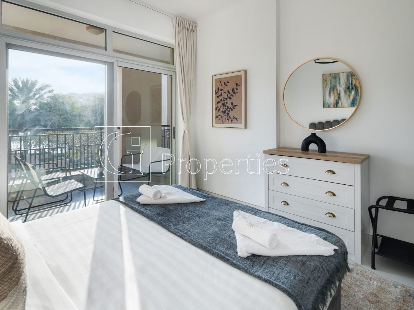 Fully Furnished | On Low Floor | Prime Location - 5