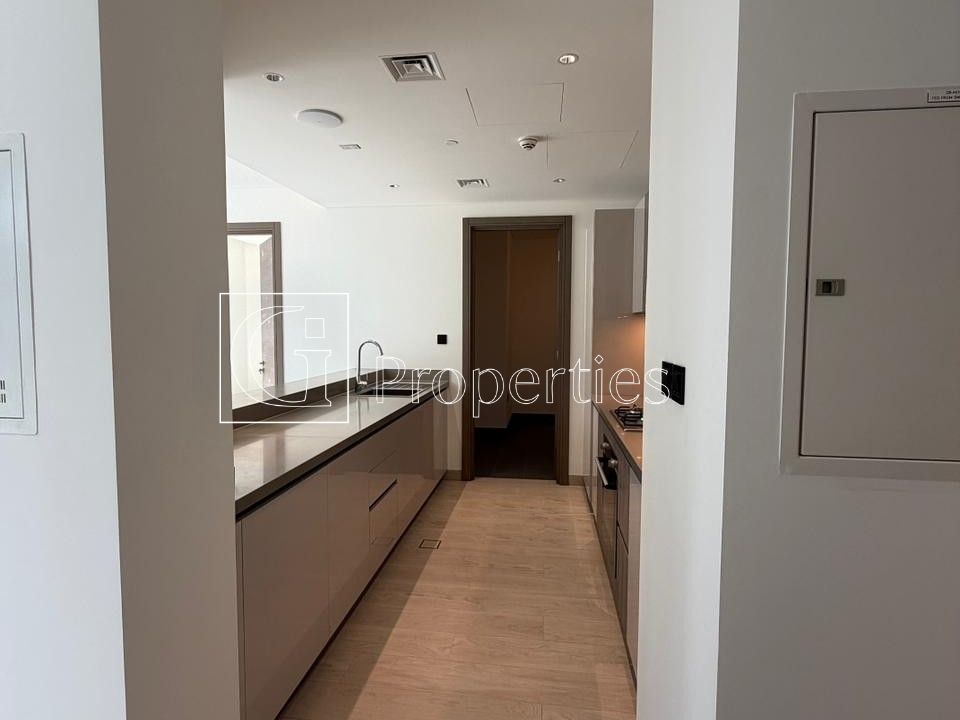 Spacious 2BR | Ready To Move | Prime Location - 4