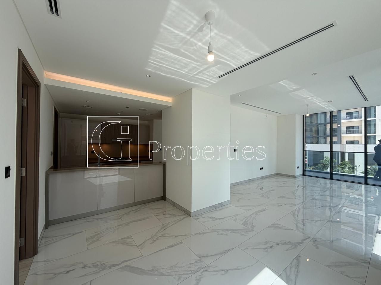 Spacious 2BR | Ready To Move | Prime Location - 5