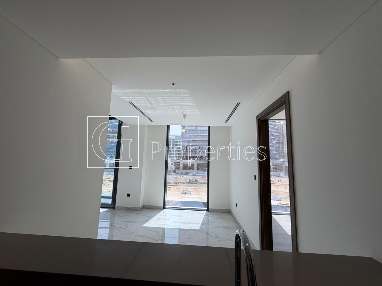 Spacious 2BR | Ready To Move | Prime Location - 8