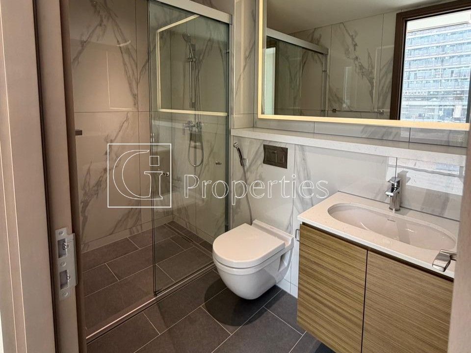 Spacious 2BR | Ready To Move | Prime Location - 14