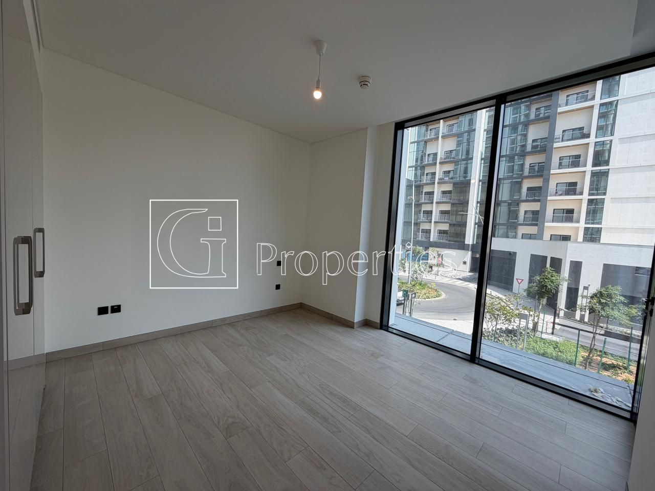 Spacious 2BR | Ready To Move | Prime Location - 16