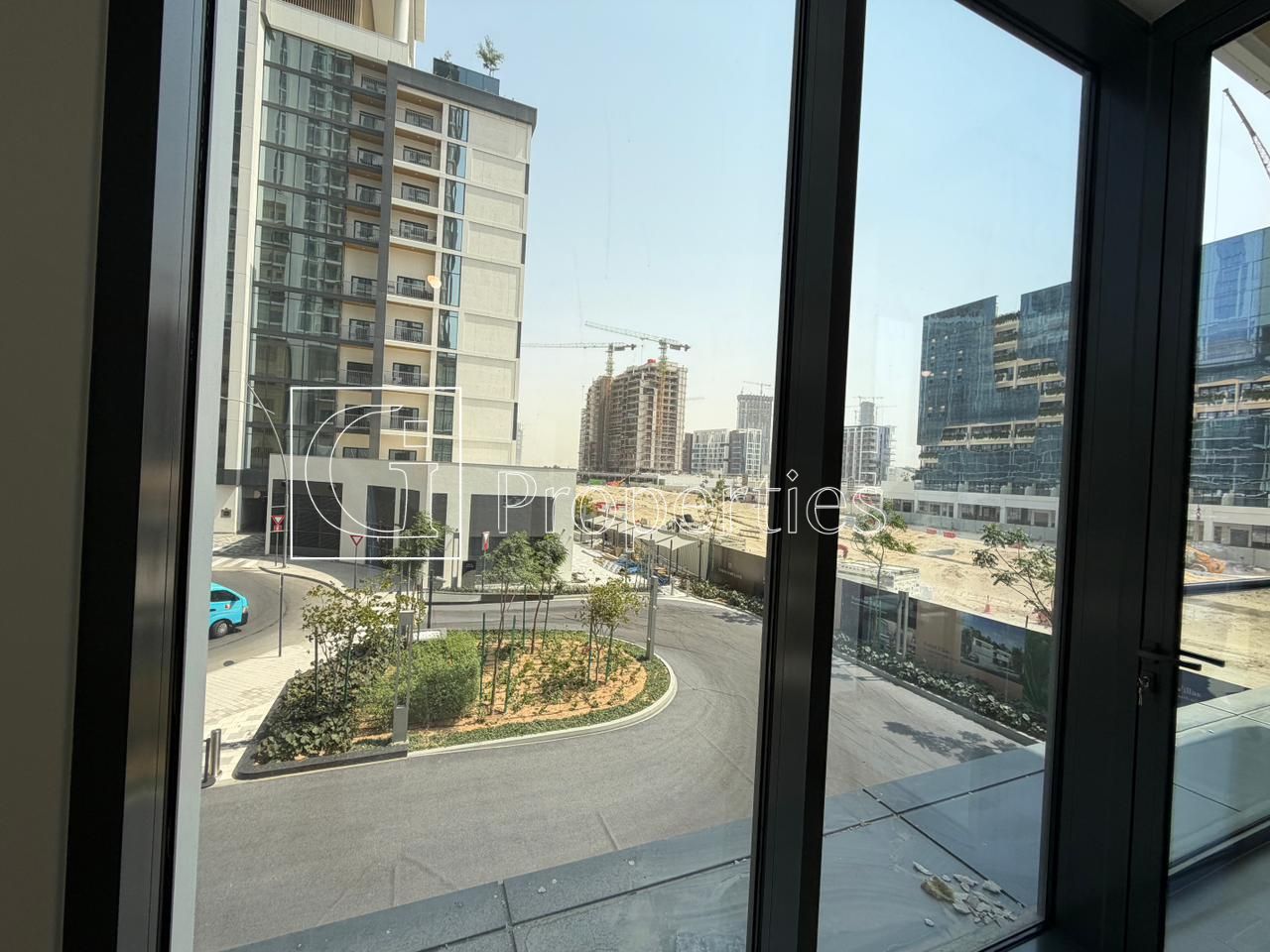 Spacious 2BR | Ready To Move | Prime Location - 18