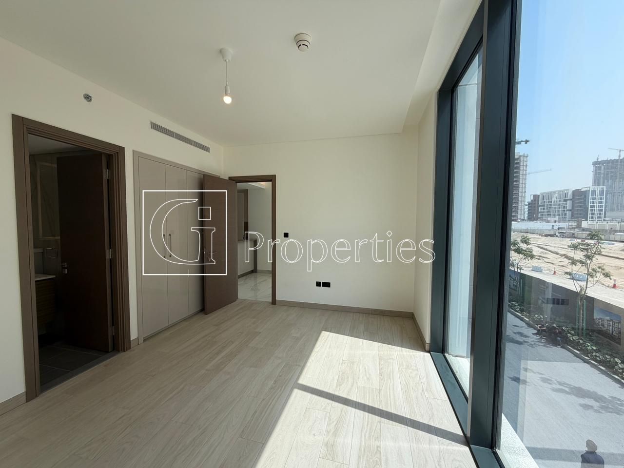 Spacious 2BR | Ready To Move | Prime Location - 19