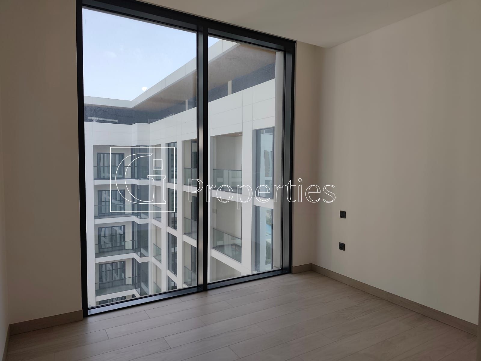 Brand New | First Tenant | Prime 3BR+M - 16