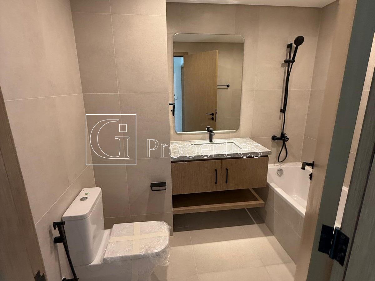 Elegant 3BR+Maid | Modern Living | Prime Location - 10