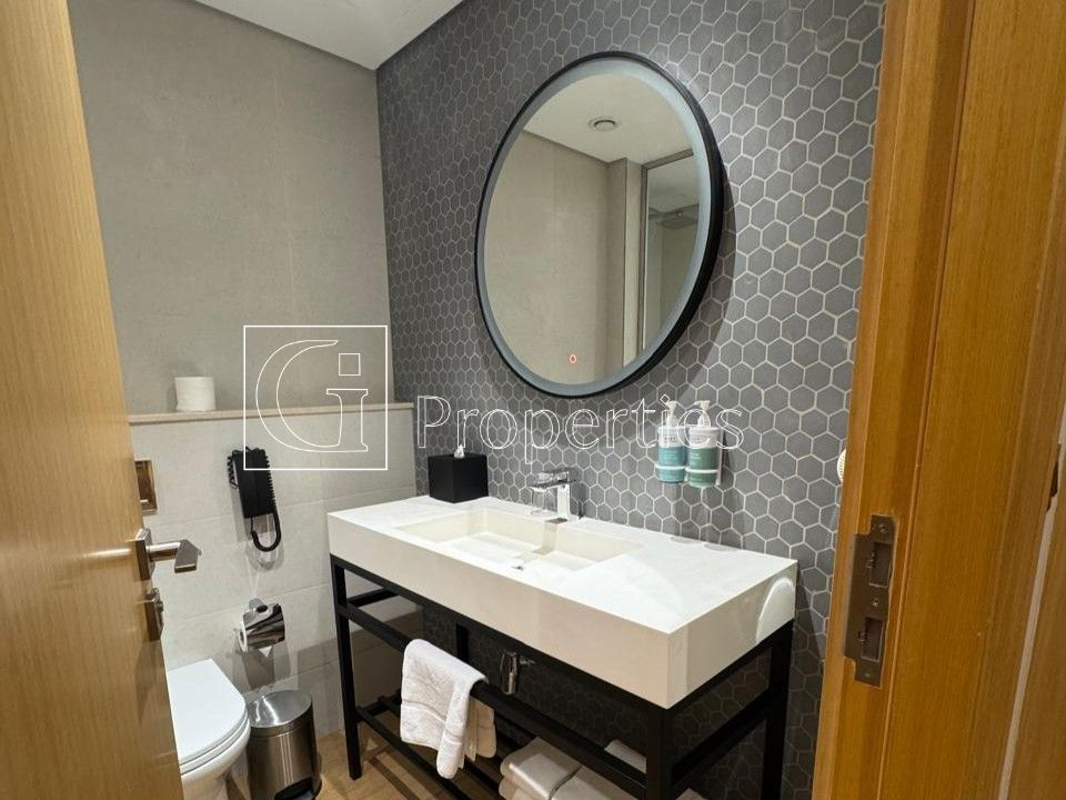 Ready To Move | Modern Studio | Great Location - 9