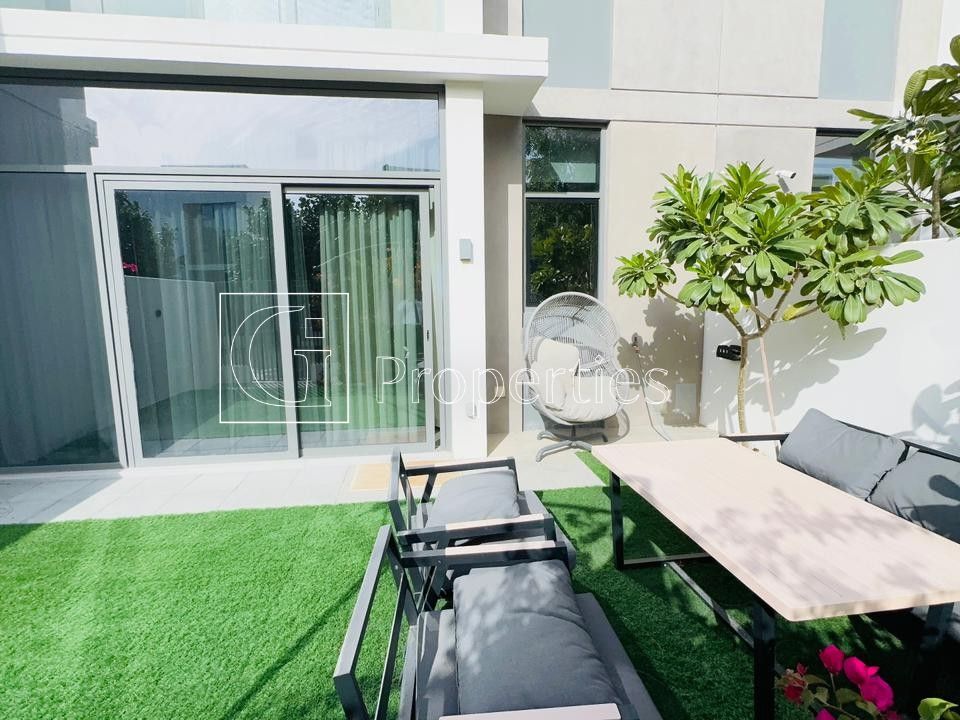 Partly Furnished | East-West Facing | Spacious - 21