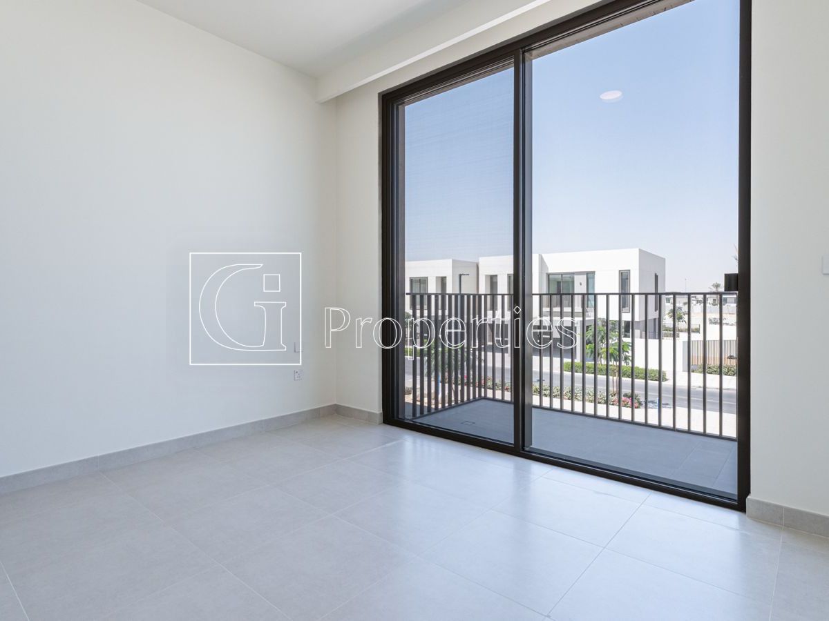 Single Row | Prime Location | Mortgage Available - 8