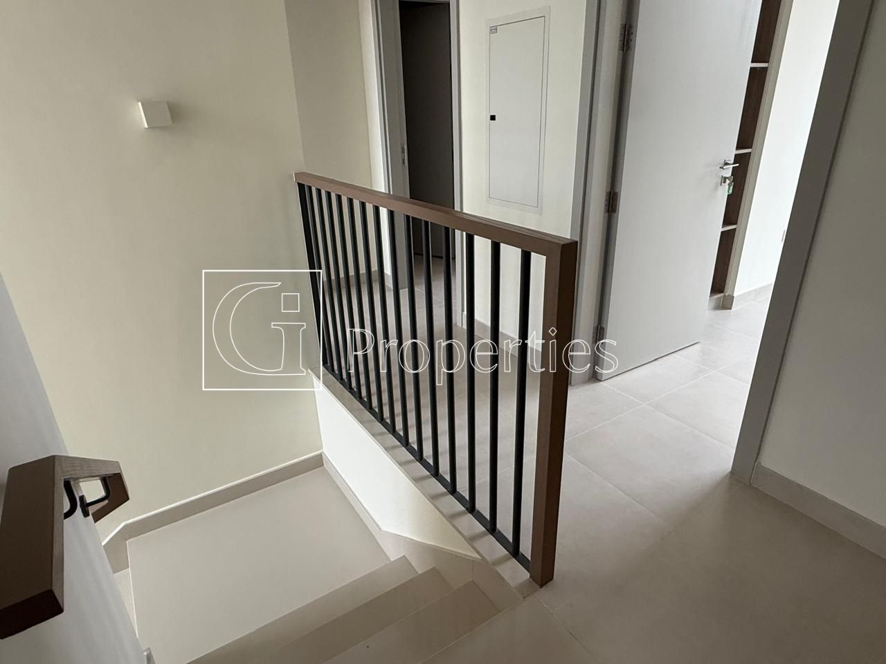 Spacious 3BR Townhouse | Prime Location - 4