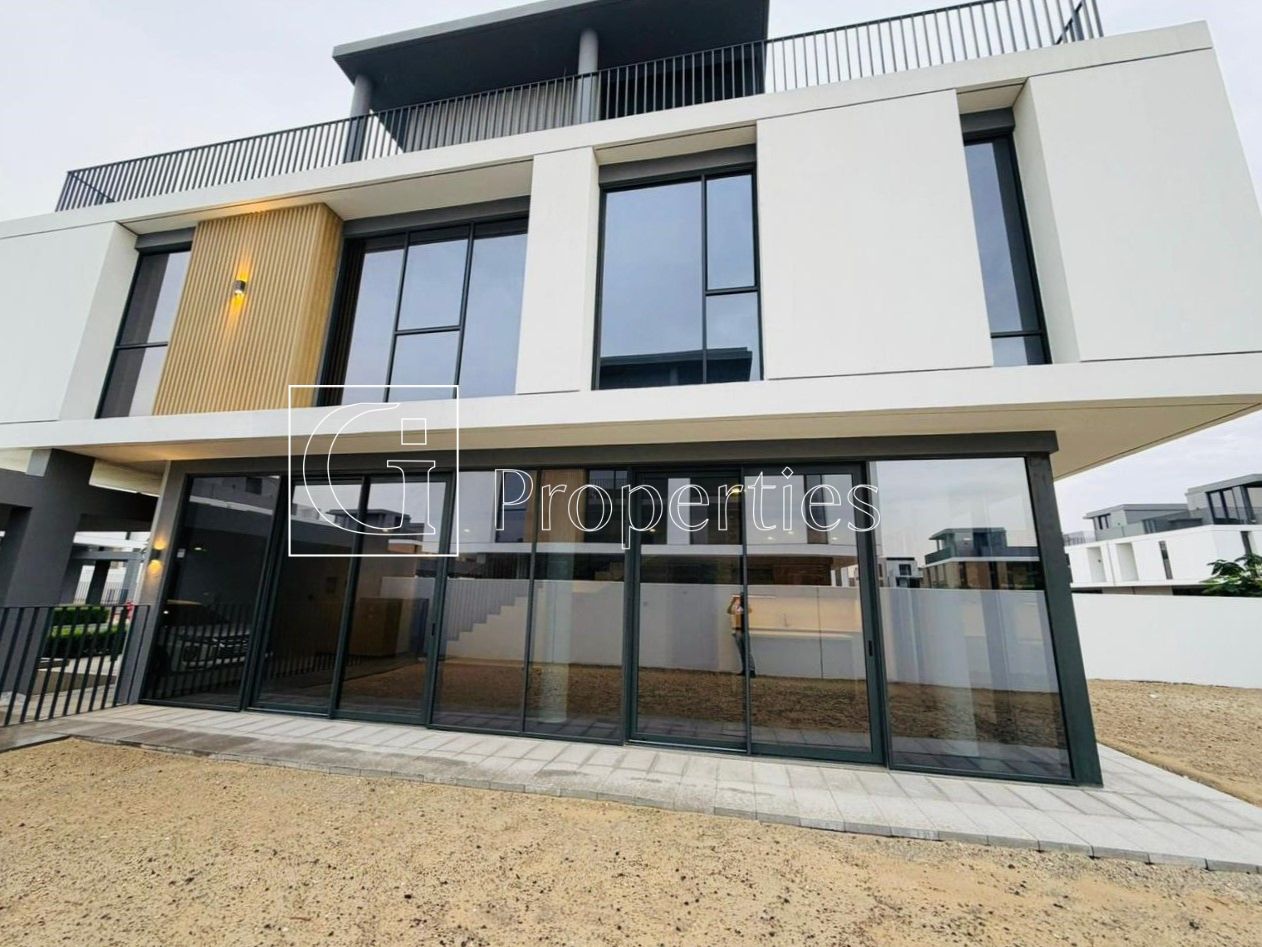 Brand New | Corner Plot | Vacant - 25